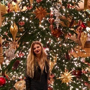 Meet your Posher, Elizabeth